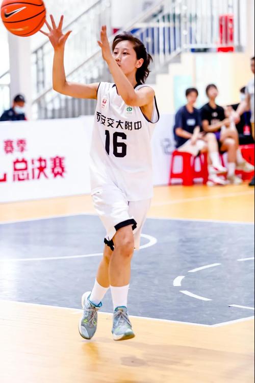 高中女篮比赛盛轮轩微竹