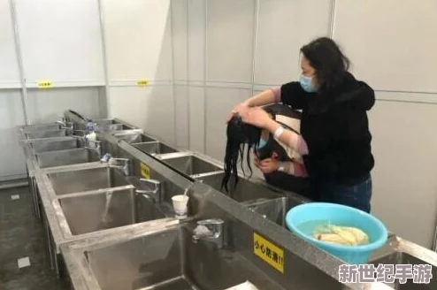 宝宝的水池乖乖让爸爸洗头原版