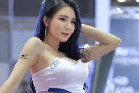 女人脱了裤衩让男人捅