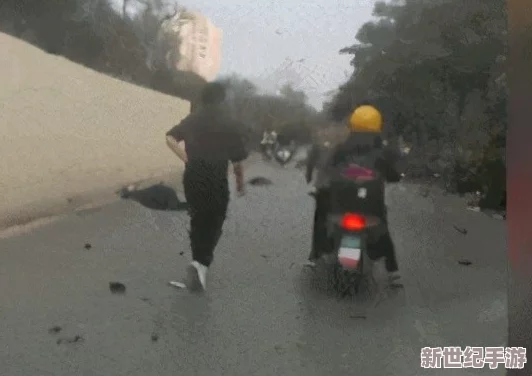 h嗯啊抵在墙上狠狠撞击