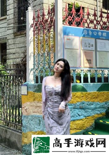 被时光偷藏的秘密！《丰满的女邻居》三级：时光拉长的距离，却拉不走的记忆！