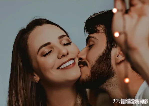 美女舔舔男人的机机视频引发热议