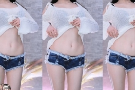 女学生被 c 扒衣服英文网站