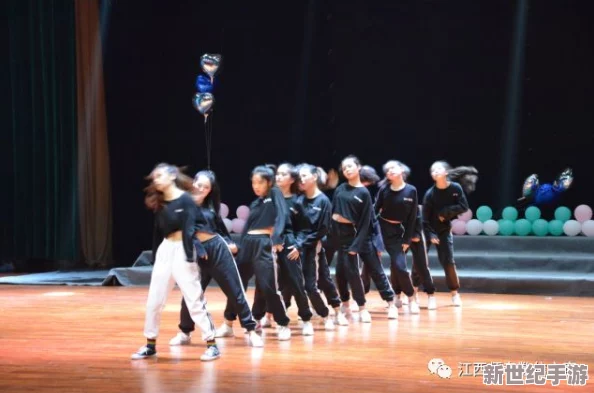 八重神子腿法娴熟脚法图片张娜英