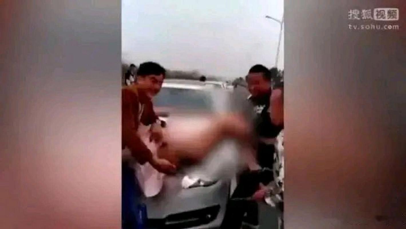 女班长被c扒衣服视频软件