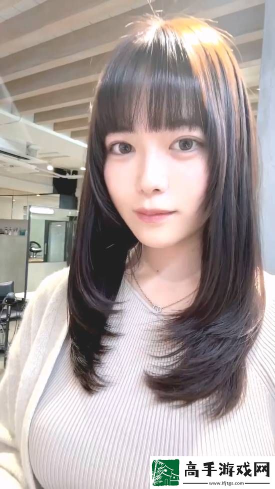 东云海发视频晒新发型知性少女韵味十足