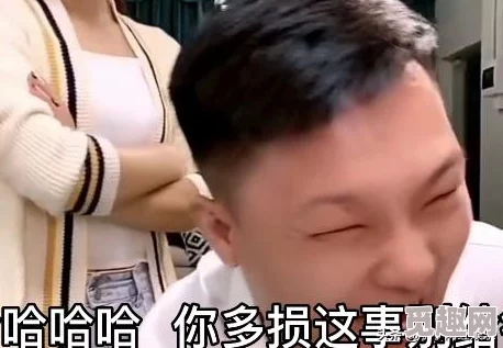 美女一边洗澡让男生摸网友热议