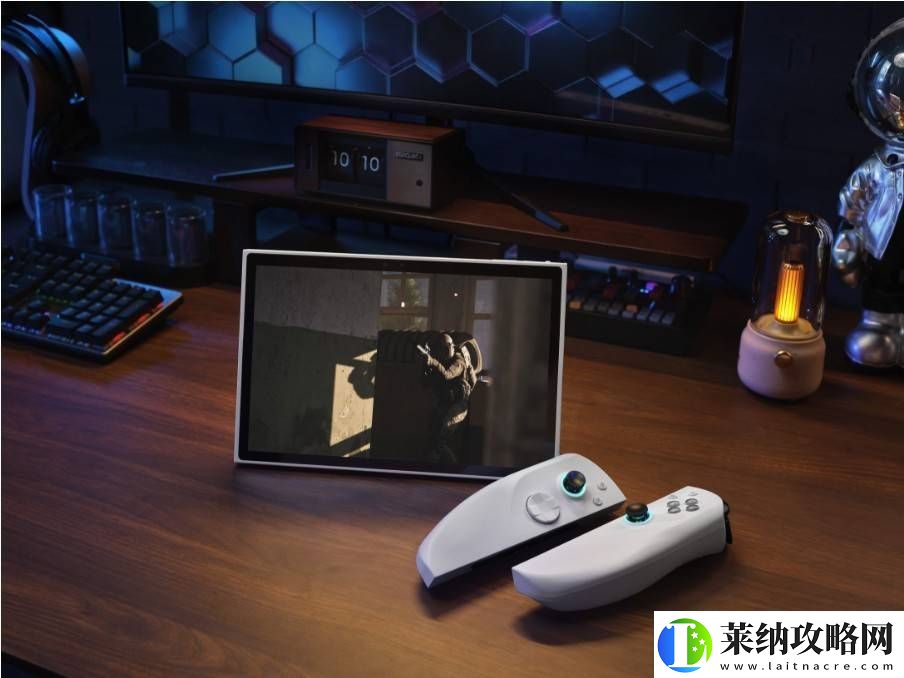腾讯英特尔联手发布裸眼3D游戏掌机