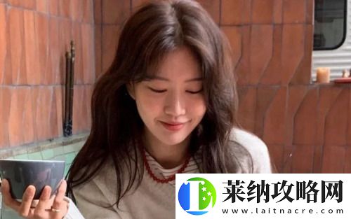 YSL千人千色T9T9T9T9T9MBA，网友：每一款都是创意的结晶，传递自由与个性！