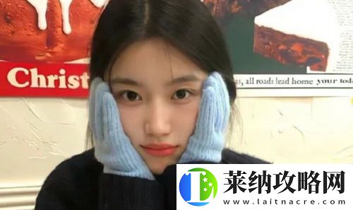 中午妈妈在厨房做饭，网友：这才是家的味道和温暖的根源！