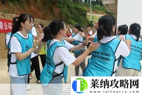 3个人一起玩3Q感