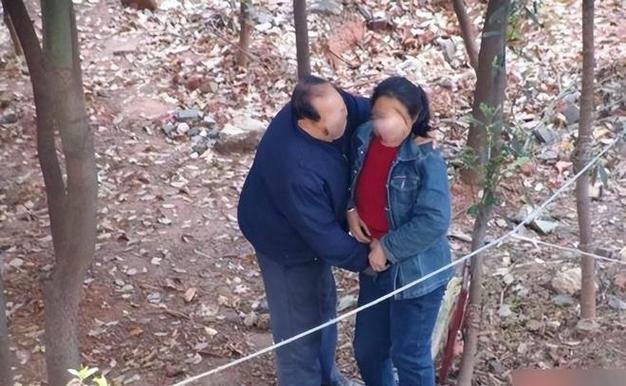 70岁老人森林交易10元一次