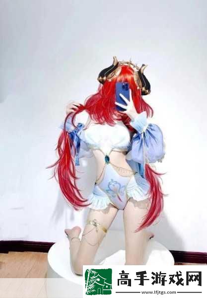 妮露开襟开叉裙鞋子选择