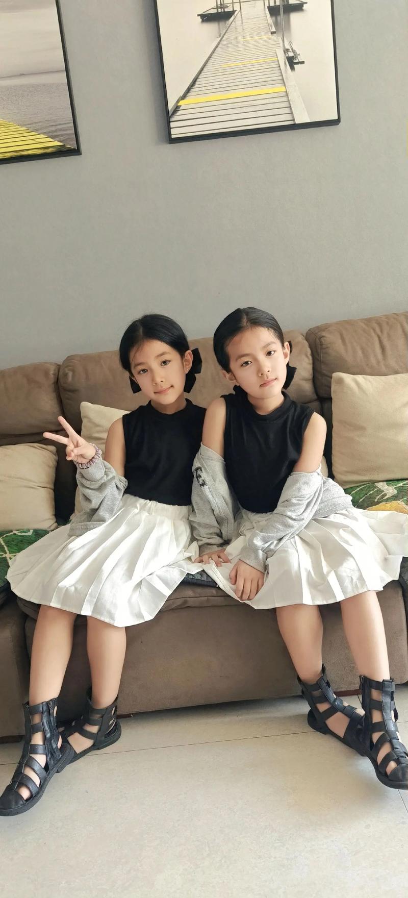 双胞胎姐妹齐上阵